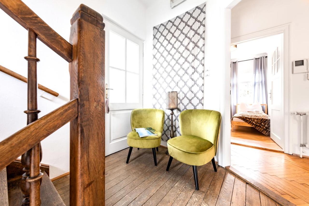 Family Wellhouse Green Garden Direct In Salzburg, Sunny Big Garden, Up To 16 Pax, Bikes For Free, Bbq, Sunbeds, Parking For Free, 15 Min Sound Of Music Exterior photo