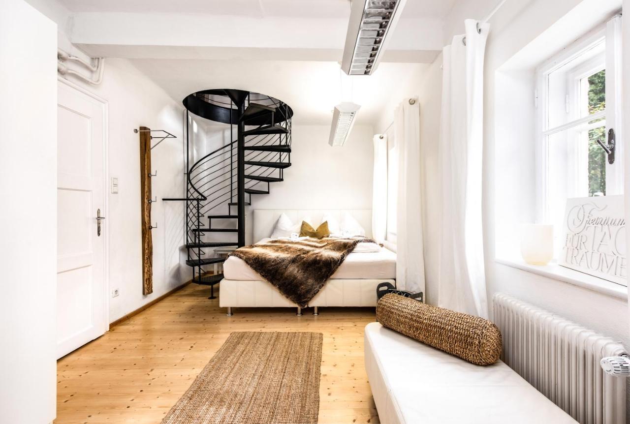 Family Wellhouse Green Garden Direct In Salzburg, Sunny Big Garden, Up To 16 Pax, Bikes For Free, Bbq, Sunbeds, Parking For Free, 15 Min Sound Of Music Exterior photo