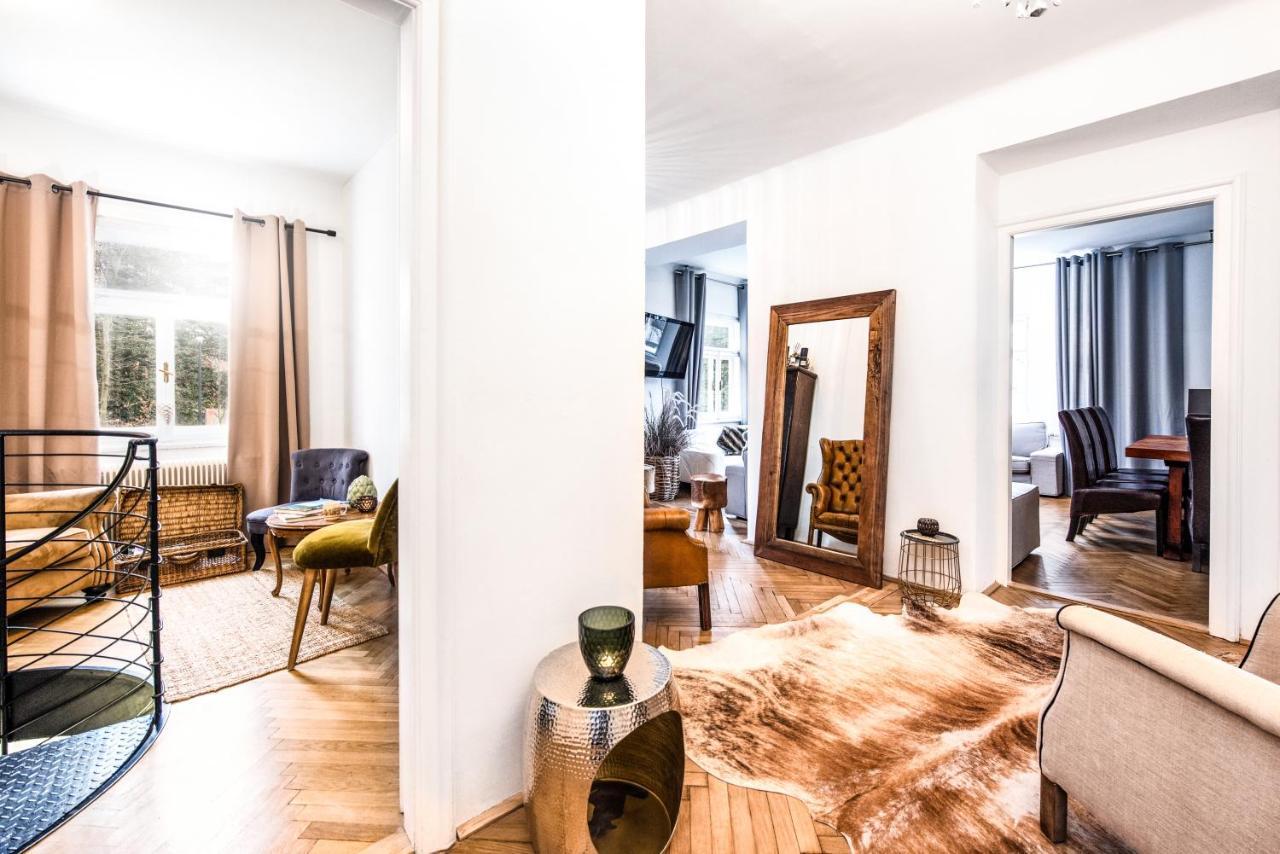 Family Wellhouse Green Garden Direct In Salzburg, Sunny Big Garden, Up To 16 Pax, Bikes For Free, Bbq, Sunbeds, Parking For Free, 15 Min Sound Of Music Exterior photo