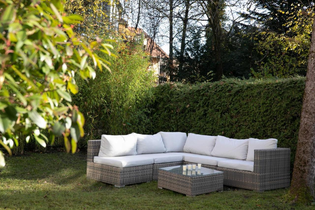 Family Wellhouse Green Garden Direct In Salzburg, Sunny Big Garden, Up To 16 Pax, Bikes For Free, Bbq, Sunbeds, Parking For Free, 15 Min Sound Of Music Exterior photo