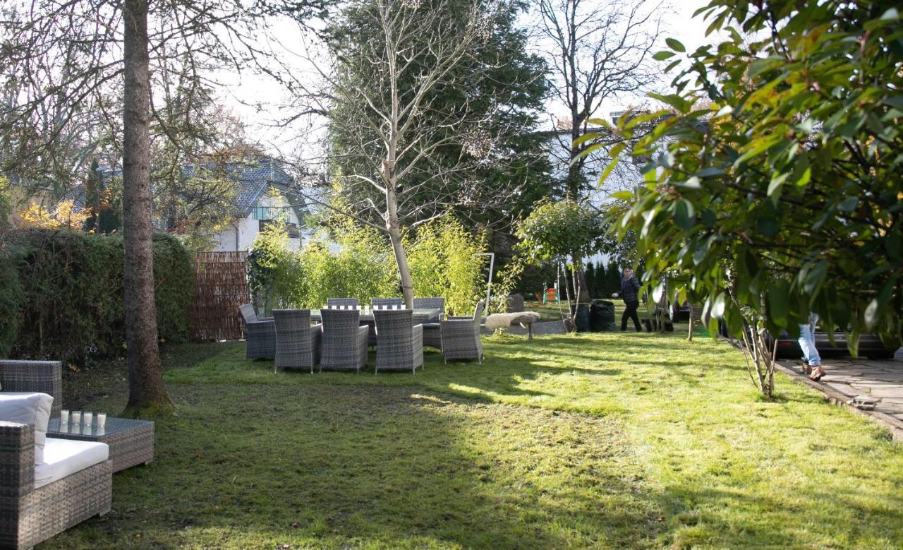 Family Wellhouse Green Garden Direct In Salzburg, Sunny Big Garden, Up To 16 Pax, Bikes For Free, Bbq, Sunbeds, Parking For Free, 15 Min Sound Of Music Exterior photo