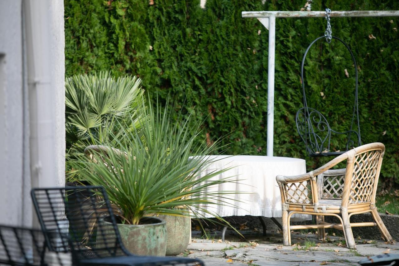 Family Wellhouse Green Garden Direct In Salzburg, Sunny Big Garden, Up To 16 Pax, Bikes For Free, Bbq, Sunbeds, Parking For Free, 15 Min Sound Of Music Exterior photo