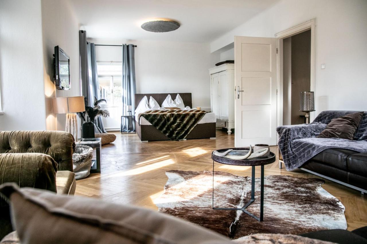 Family Wellhouse Green Garden Direct In Salzburg, Sunny Big Garden, Up To 16 Pax, Bikes For Free, Bbq, Sunbeds, Parking For Free, 15 Min Sound Of Music Exterior photo