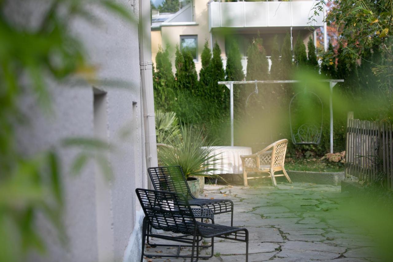 Family Wellhouse Green Garden Direct In Salzburg, Sunny Big Garden, Up To 16 Pax, Bikes For Free, Bbq, Sunbeds, Parking For Free, 15 Min Sound Of Music Exterior photo