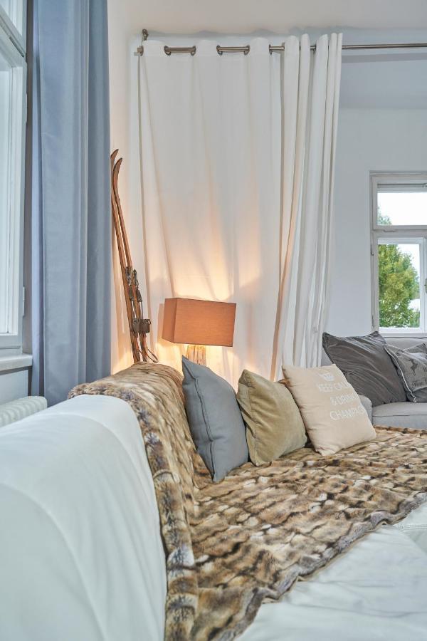 Family Wellhouse Green Garden Direct In Salzburg, Sunny Big Garden, Up To 16 Pax, Bikes For Free, Bbq, Sunbeds, Parking For Free, 15 Min Sound Of Music Exterior photo