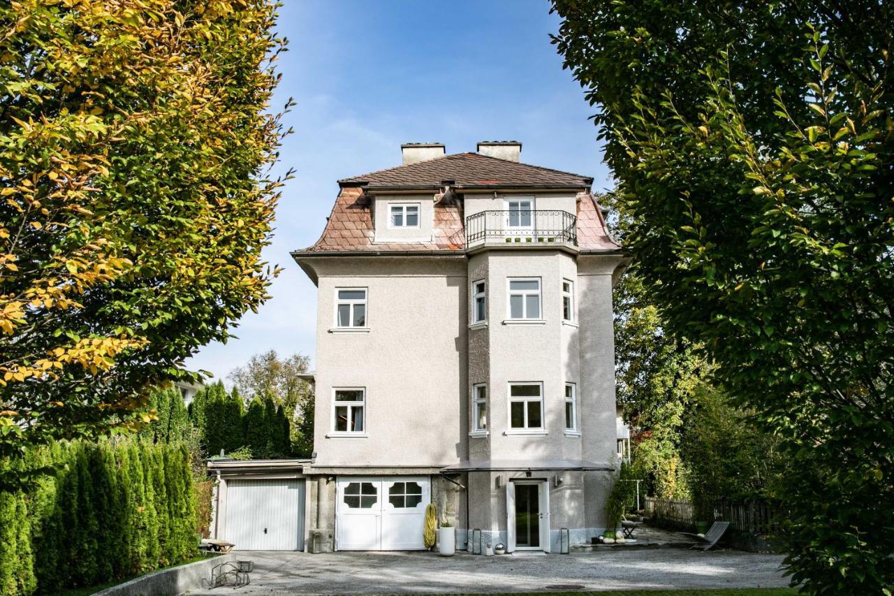 Family Wellhouse Green Garden Direct In Salzburg, Sunny Big Garden, Up To 16 Pax, Bikes For Free, Bbq, Sunbeds, Parking For Free, 15 Min Sound Of Music Exterior photo