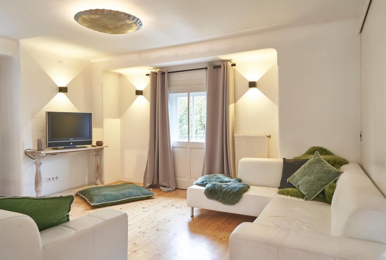 Family Wellhouse Green Garden Direct In Salzburg, Sunny Big Garden, Up To 16 Pax, Bikes For Free, Bbq, Sunbeds, Parking For Free, 15 Min Sound Of Music Exterior photo