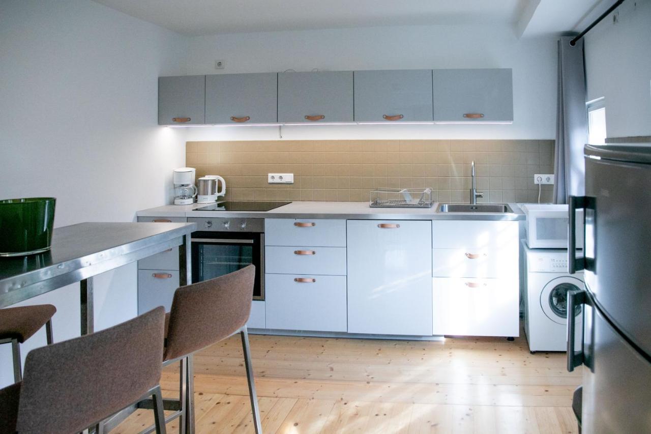 Family Wellhouse Green Garden Direct In Salzburg, Sunny Big Garden, Up To 16 Pax, Bikes For Free, Bbq, Sunbeds, Parking For Free, 15 Min Sound Of Music Exterior photo