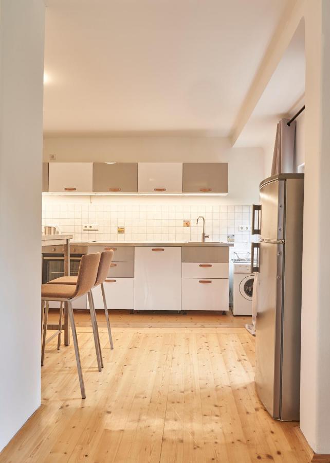 Family Wellhouse Green Garden Direct In Salzburg, Sunny Big Garden, Up To 16 Pax, Bikes For Free, Bbq, Sunbeds, Parking For Free, 15 Min Sound Of Music Exterior photo